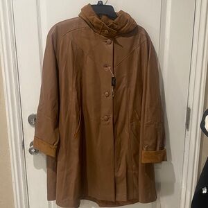Vintage Women's Tan Italian Leather Trench Coat new with tags